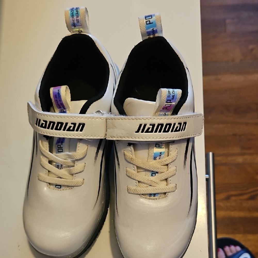 Nanqian White Sneakers with Black Accents
